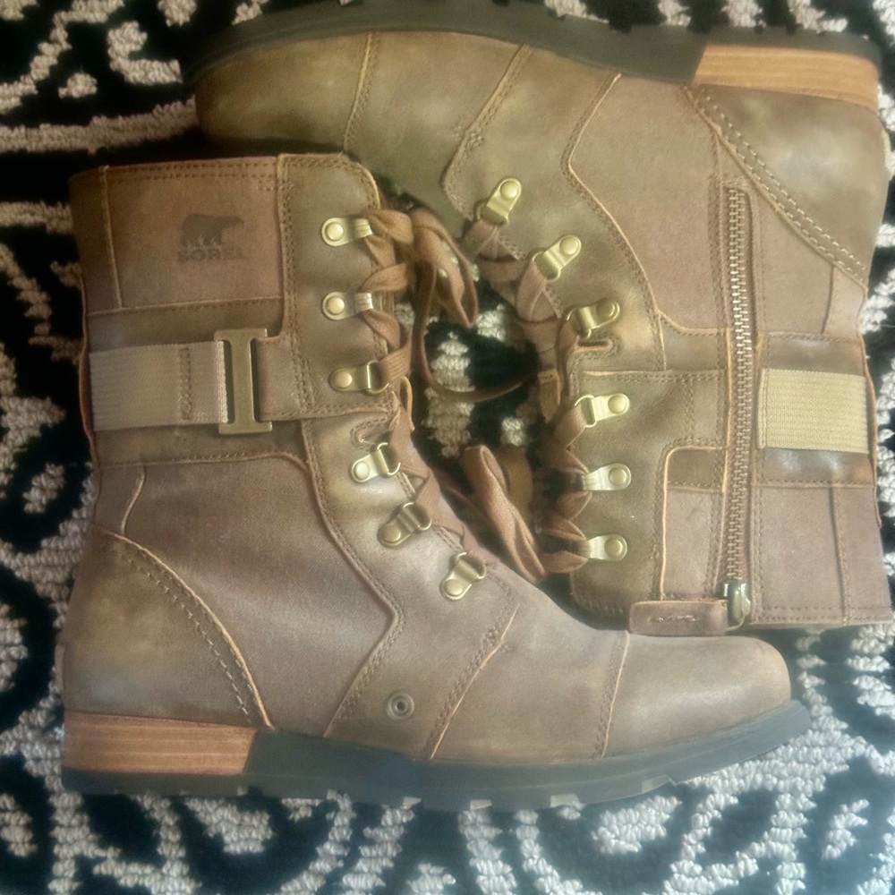 Sorel Brown Combat Moto Boots with High Top Design